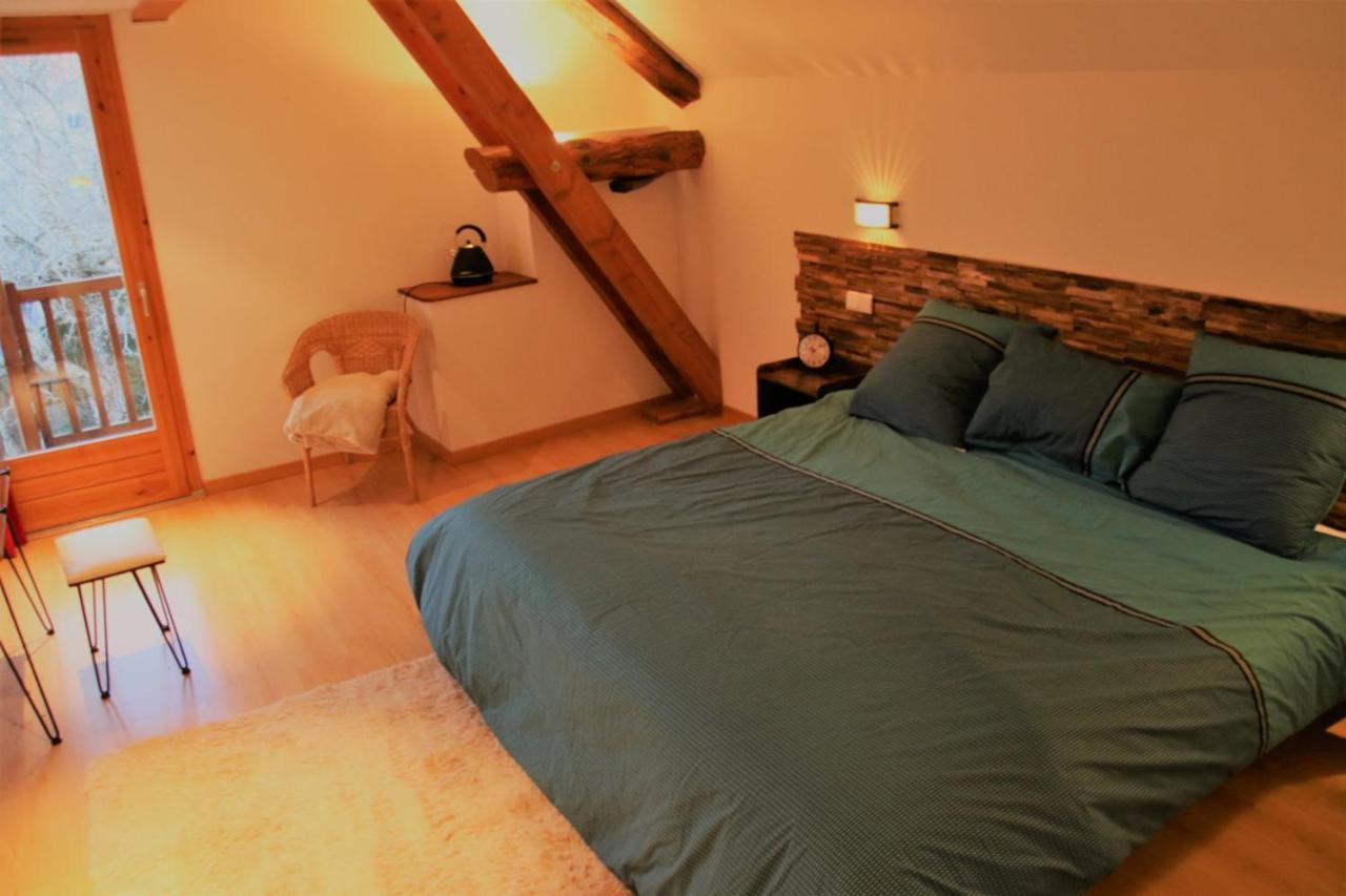 Chambres D'Hotes Les Peschiers 沙托鲁 外观 照片